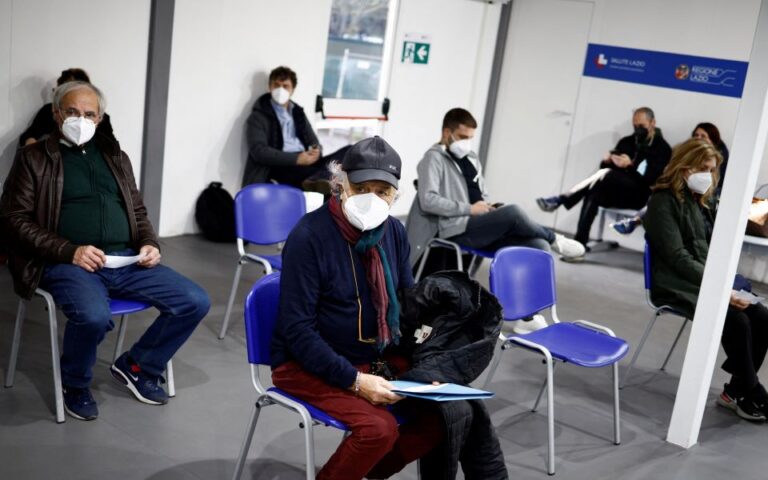 vaccine-mandate-REUTERS-768×480