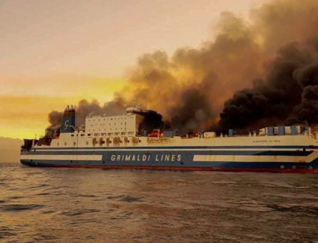greece-ferry-fire