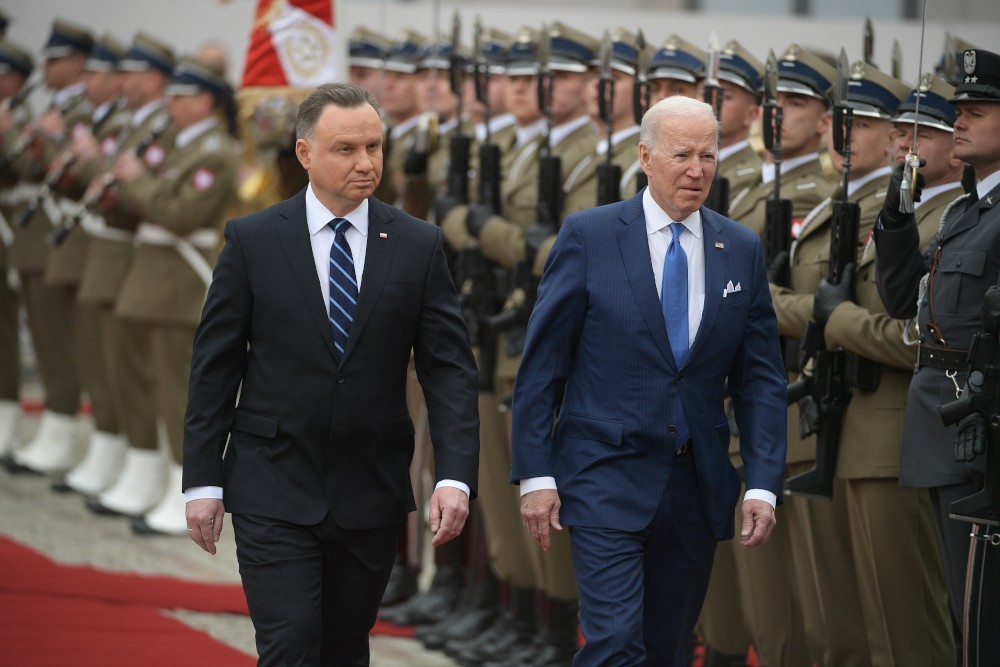 220326163624_biden-polonia