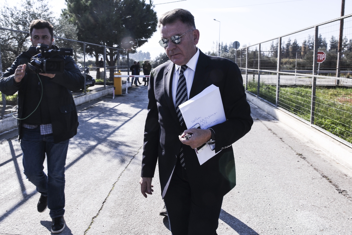 Alexis Kougias; Nafplio; pawn shop; prison; prison release; Richard; Richardos; smuggling; Αλέξης Κούγιας; Ναύπλιο; Ριχάρδος; αποφυλάκιση; δικηγόρος; ενεχυροδανειστήριο; λαθρεμπορία; φυλακές; φυλακή;