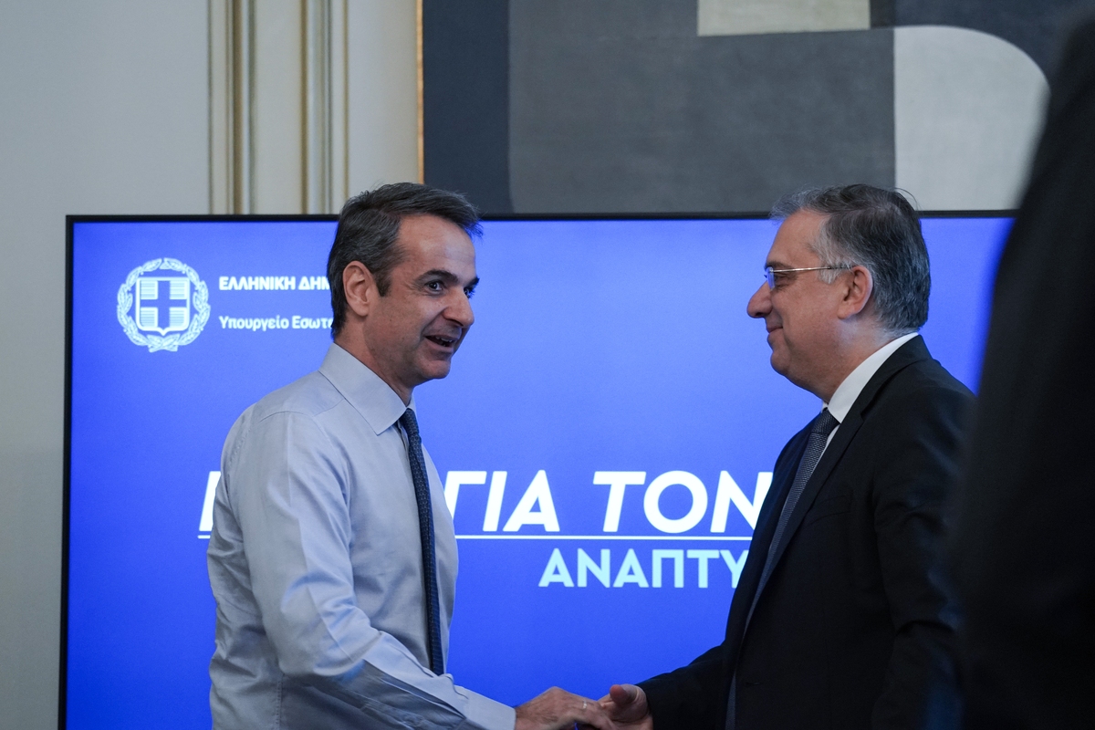 Maximos Mansion; meeting; Μέγαρο Μαξίμου; συνάντηση; Ministry of Interior; Υπουργείο Εσωτερικών; Panagiotis (Takis) Theodorikakos; Τάκης Θεοδωρικάκος; Kyriakos Mitsotakis; Κυριάκος Μητσοτάκης;