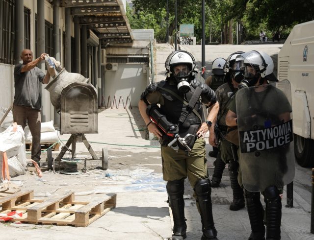 AUTH; Thessaloniki; demonstration; protest; students; ΑΠΘ; Θεσσαλονίκη; Σχολή Θετικών Επιστημών; αστυνομική βια; βιολογικό; διαμαρτυρία; πανεπιστημιακή αστυνομία; πορεία; φοιτητές; εργασίες; βιβλιοθήκη; έργα