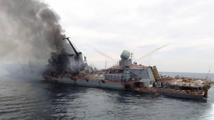 russian-ship-moskva-sinking-02
