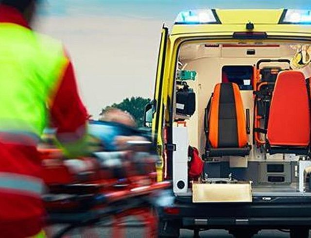 53663-ambulance-660-1_252863_325930_type13262