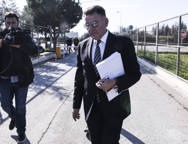 Alexis Kougias; Nafplio; pawn shop; prison; prison release; Richard; Richardos; smuggling; Αλέξης Κούγιας; Ναύπλιο; Ριχάρδος; αποφυλάκιση; δικηγόρος; ενεχυροδανειστήριο; λαθρεμπορία; φυλακές; φυλακή;
