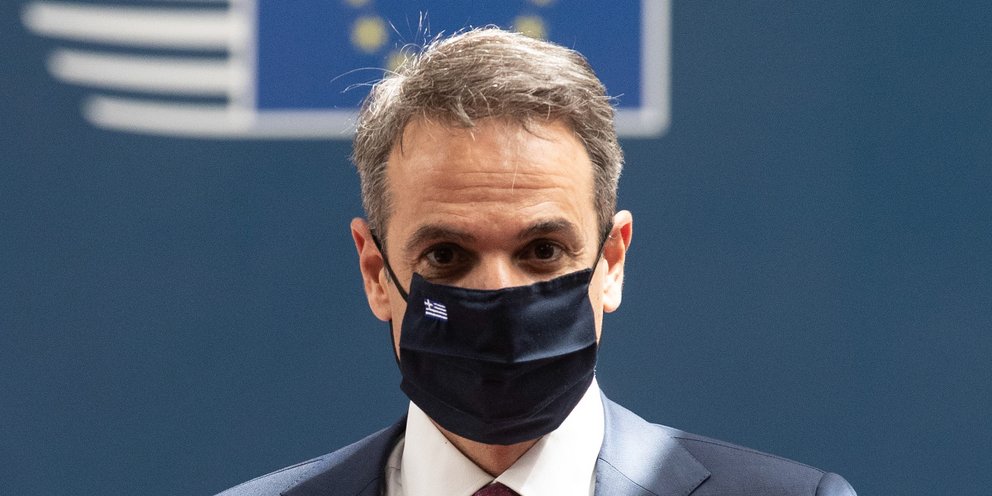 mhtsotakis-me-maska