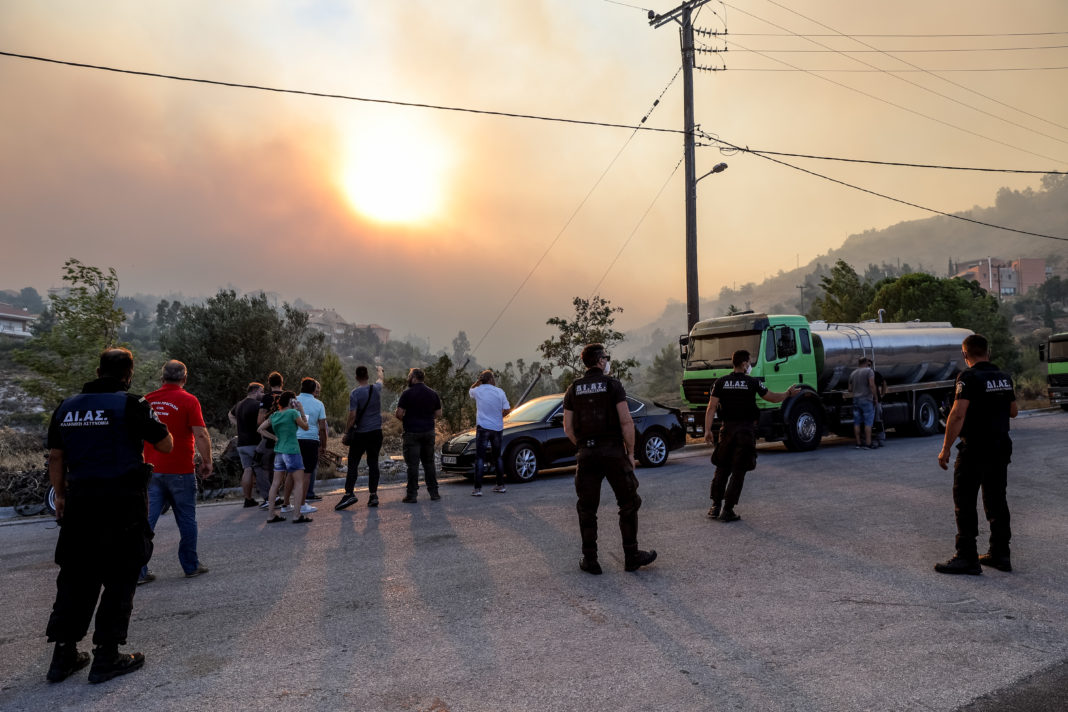 ΠΥΡΚΑΓΙΑ ΣΤΗΝ ΠΕΝΤΕΛΗ ΣΤΗΝ ΠΕΡΙΟΧΗ ΝΤΡΑΦΙ (ΒΑΣΙΛΗΣ ΡΕΜΠΑΠΗΣ/EUROKINISSI)