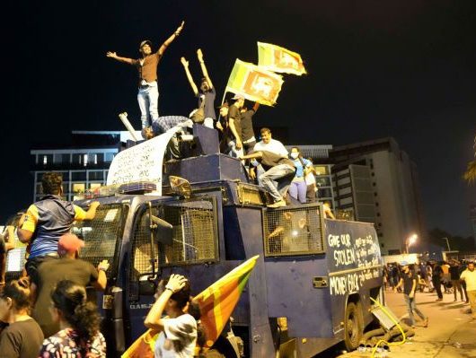 sri-lanka-demonstrations-02