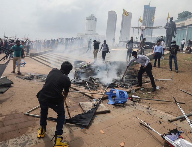 sri-lanka-riots-0