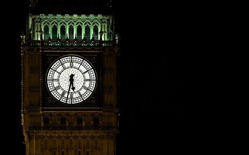 big-ben-mpigk-mpen-londino-oikonomia-bretania-krisi
