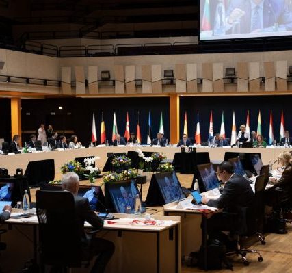 eu-defence-ministers-01