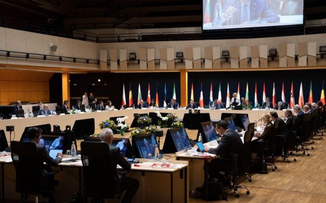 eu-defence-ministers-01