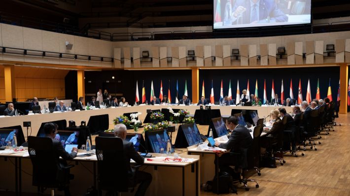 eu-defence-ministers-01