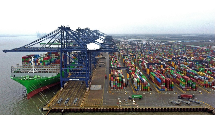 skynews-felixstowe-container-port_5847990