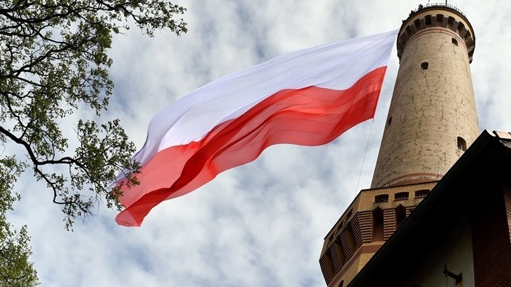 w12-163050polandflag2