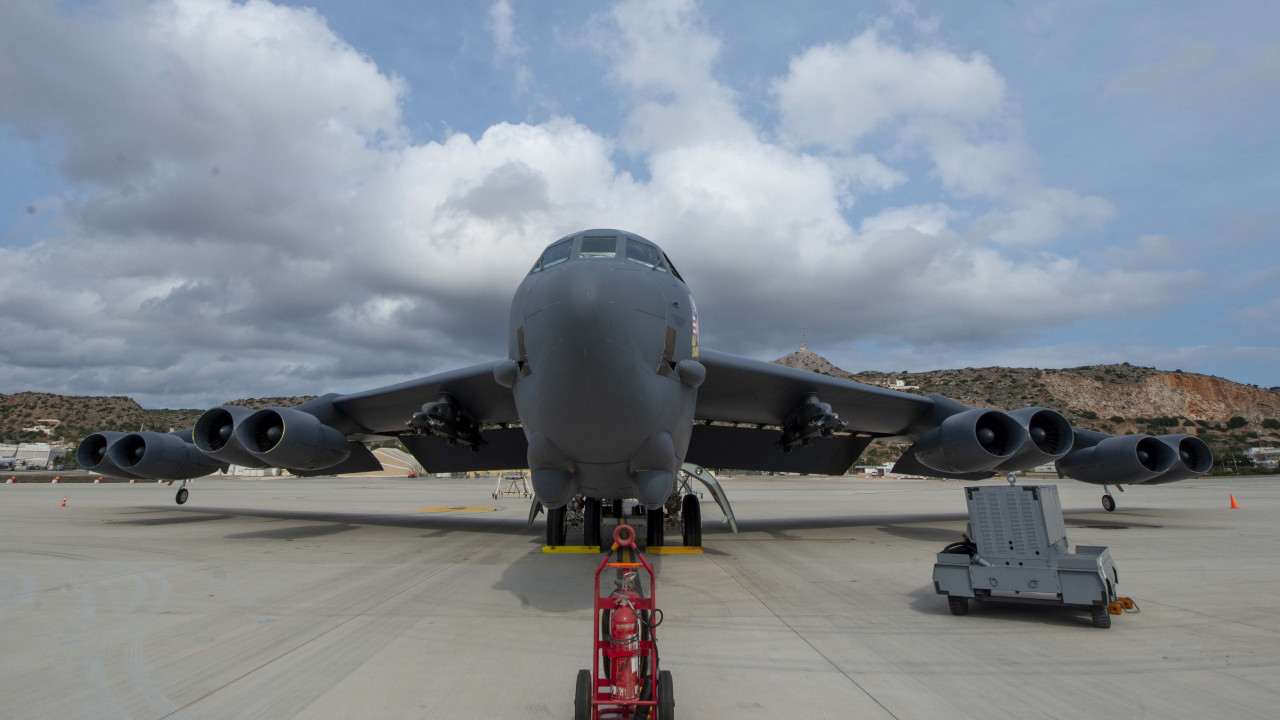 b-52_bomber_ampe_ei1ta8nwwaa5f-w
