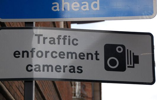 article-england-oxford-traffic-enforcement-cameras-sign