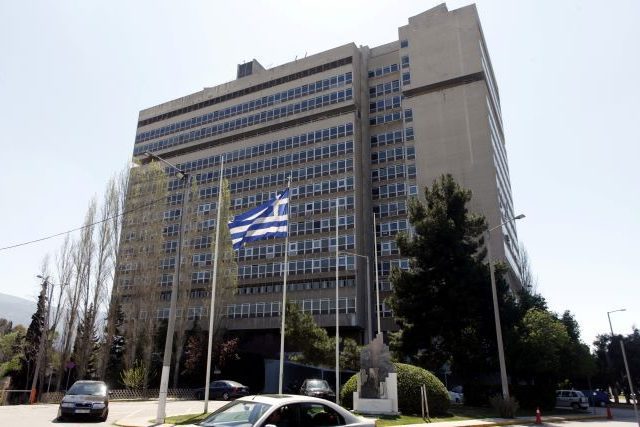 επ