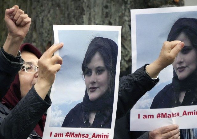 mahsa-amini-death-protests-continue-in-iran-amid-internet-ban-800×450