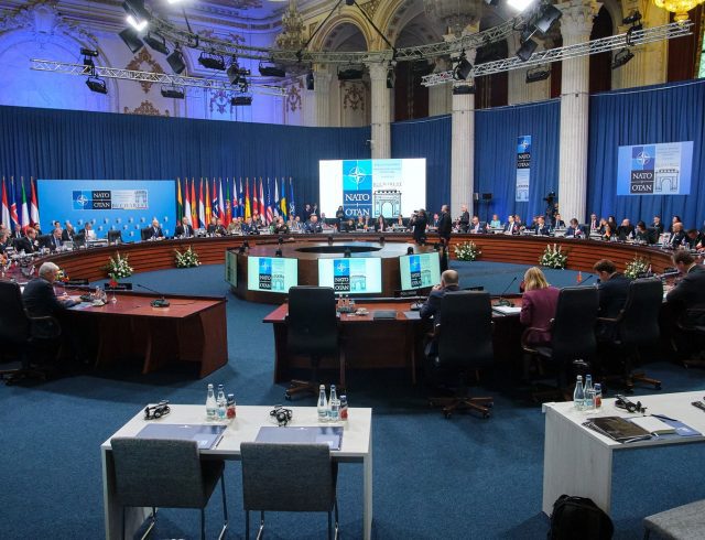 synodos-ypeks-nato-boykoyresti-roymania_252863_354604