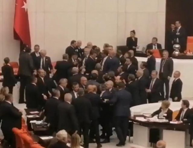 Turkey-Parl-1670341410