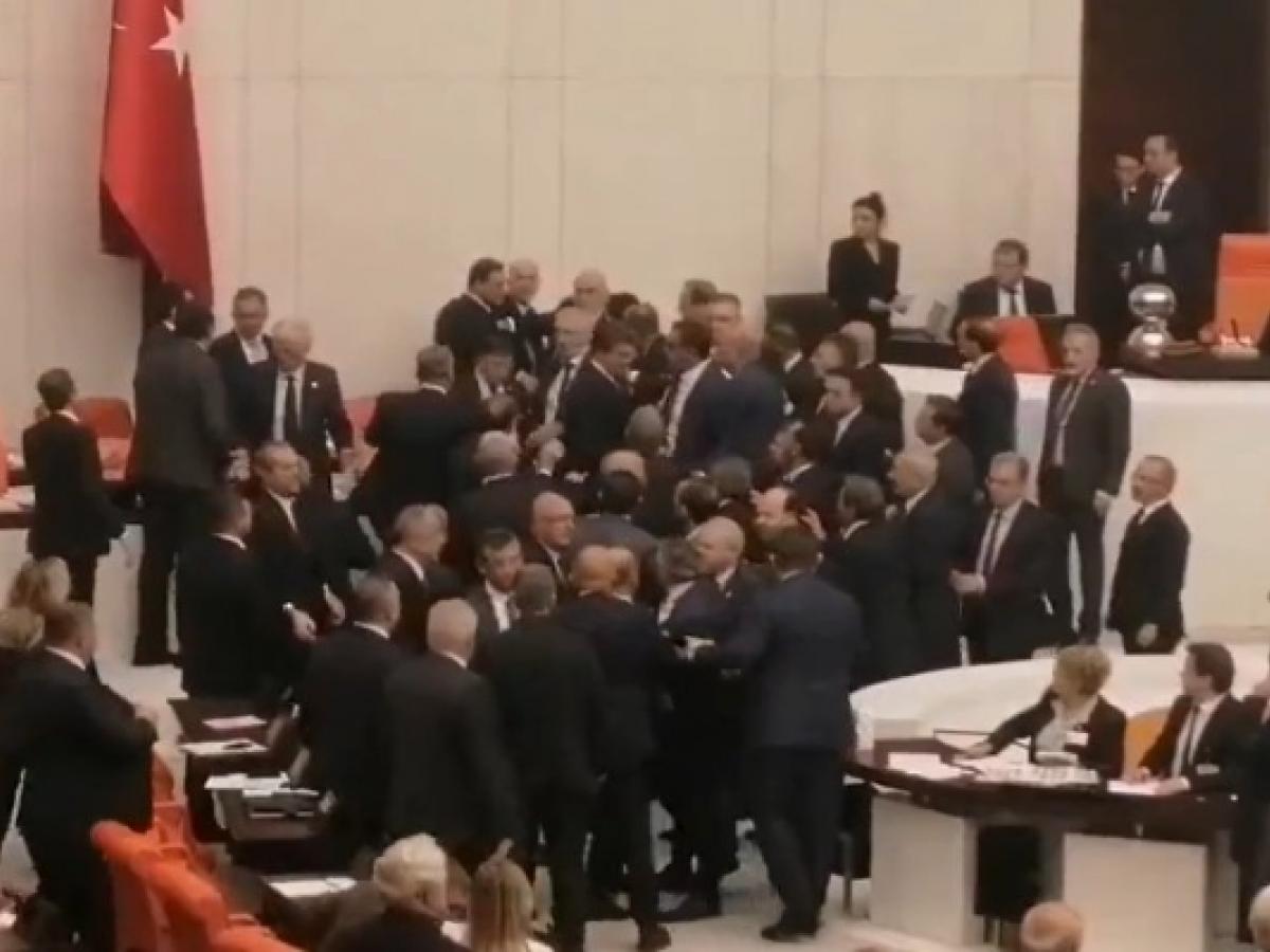 Turkey-Parl-1670341410