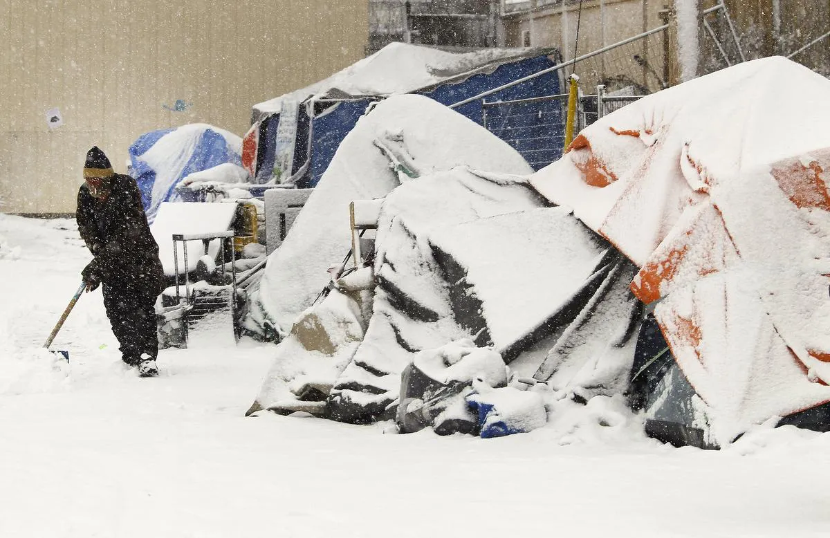 snowyencampment_1