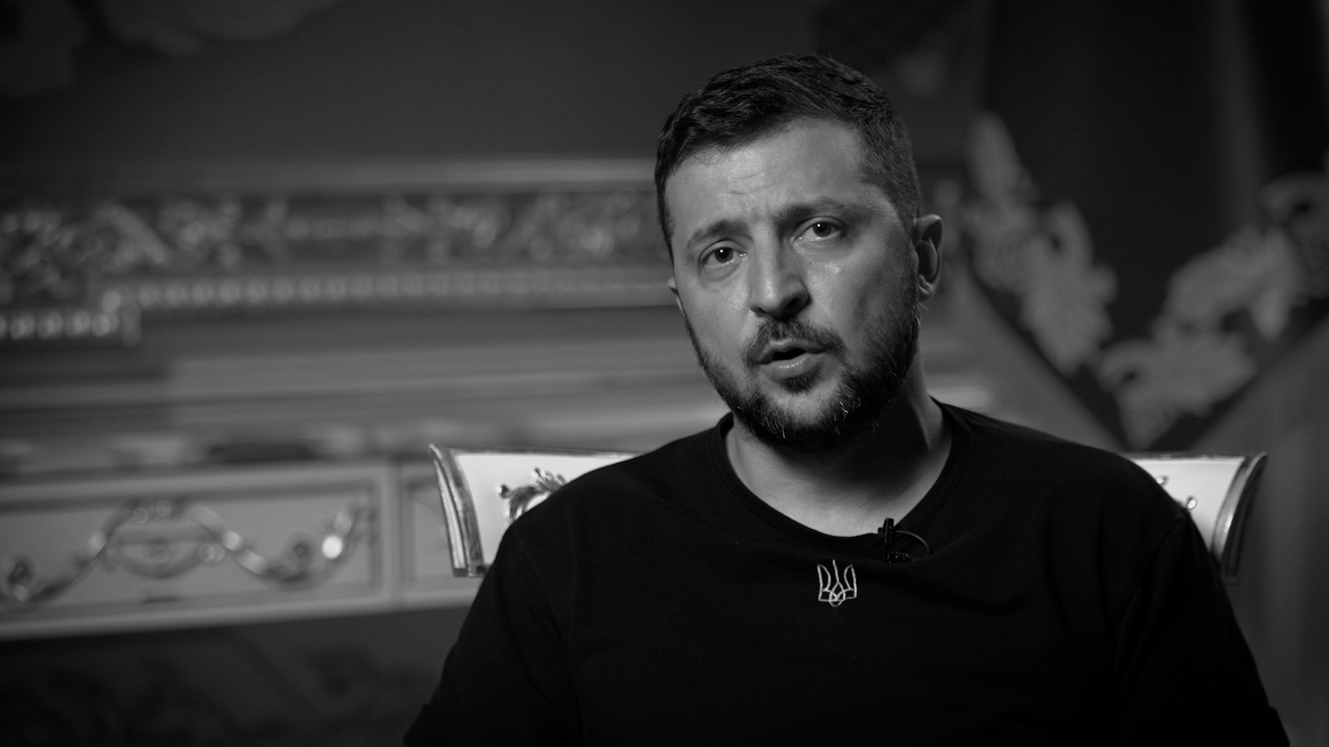 t_2357e5bf67c446a582ac130c9405b04f_name_0815_zelensky_V1_greyscale