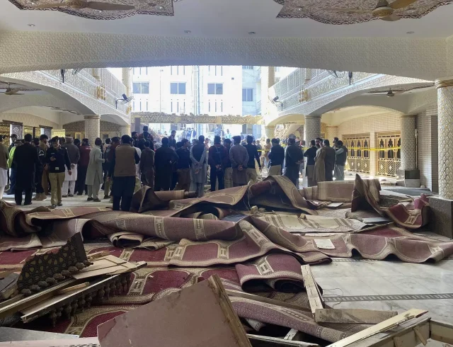 Pakistan-Mosque-Bombing-1