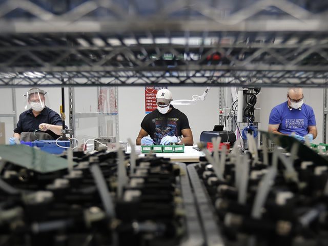 ηπα_εργατες_Associated_Press-768×480