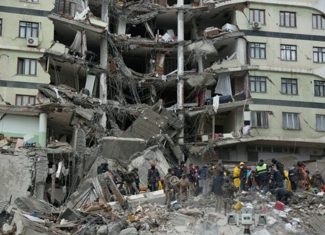tourkia-seismos-5-696×464