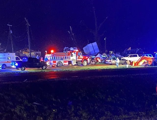 230325001333-01-tornado-touch-down-mississippi-032523
