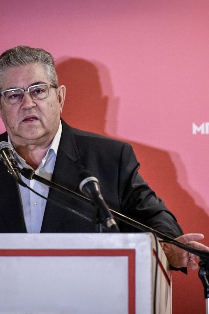 Ο ΓΓ ΤΗΣ ΚΕ ΤΟΥ ΚΚΕ ΔΗΜΗΤΡΗΣ ΚΟΥΤΣΟΥΜΠΑΣ ΣΕ ΛΑΜΙΑ ΚΑΙ ΚΑΜΕΝΑ ΒΟΥΡΛΑ (EUROKINISSI)
