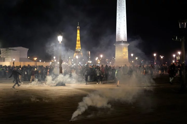france-tension-pension3.jpg