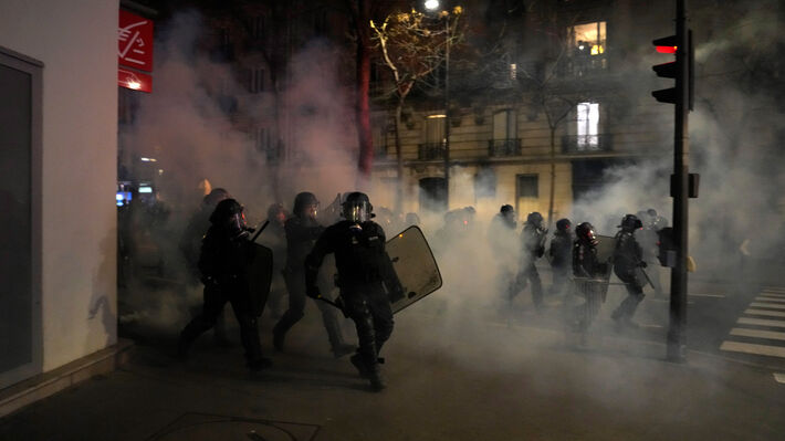 france_pension_protests-00
