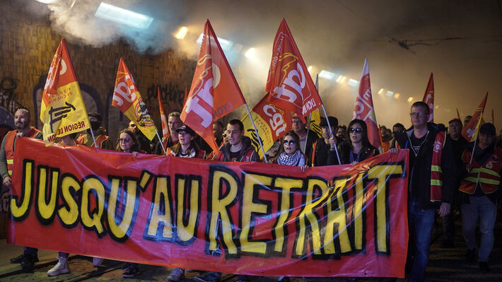 france_protests-01