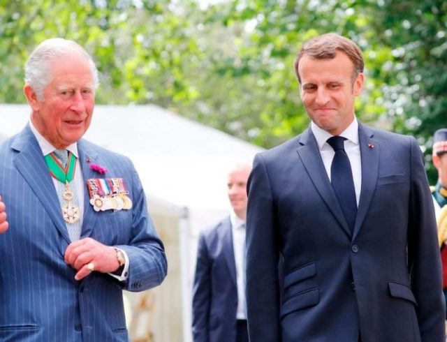 nb_macron_karolos-1068×613-1
