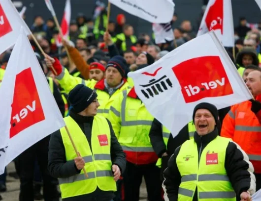 2023-01-25T091620Z_703440138_RC2LXY98VTV5_RTRMADP_3_GERMANY-UNIONS-AIRPORT-STRIKE-696×451