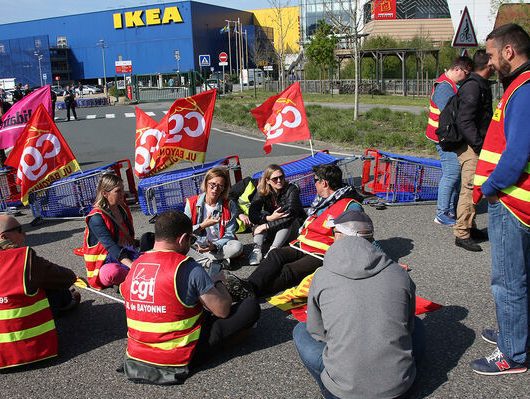 France_Pension_Protests-00