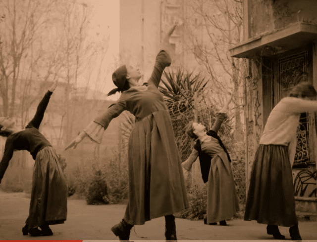 LA DANSE DES BOMBES