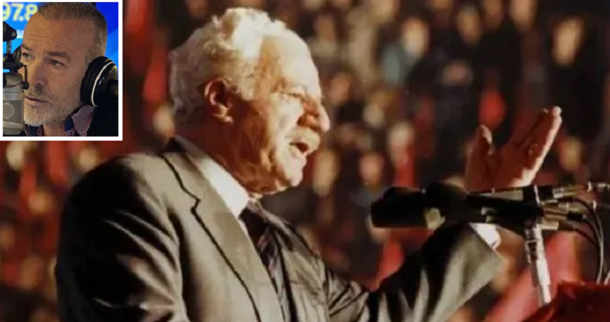 XARILAOS MPOGIOPOULOS φ