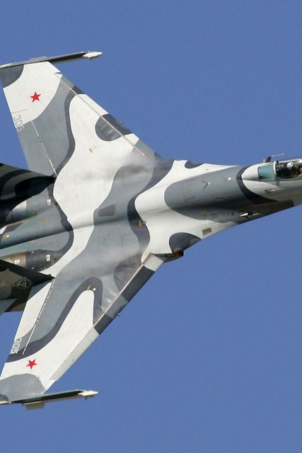 Sukhoi_Su-27SKM_at_MAKS-2005_airshow