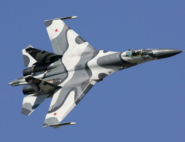 Sukhoi_Su-27SKM_at_MAKS-2005_airshow