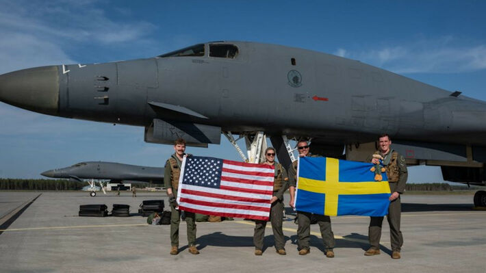 sweden-us-bomber