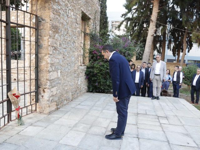 tsipras_kokkinia