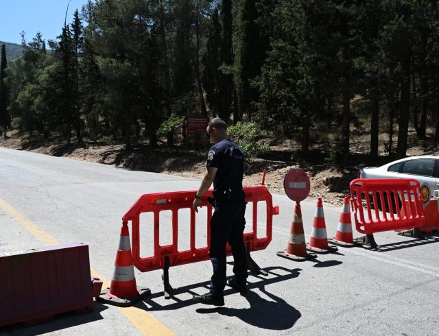 [362568] ΚΛΕΙΣΤΟΣ Ο ΥΜΗΤΤΟΣ ΛΟΓΩ ΥΨΗΛΟΥ ΚΙΝΔΥΝΟΥ ΠΥΡΚΑΓΙΑΣ ΑΠΟ ΤΟΥΣ ΙΣΧΥΡΟΥΣ ΑΝΕΜΟΥΣ(ΤΑΤΙΑΝΑ ΜΠΟΛΑΡΗ/EUROKINISSI)