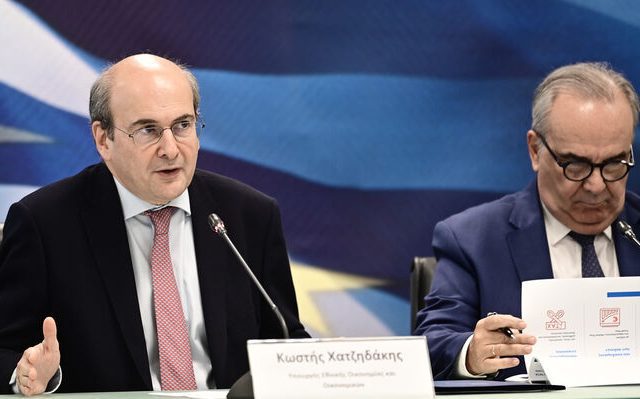 paroysiasi_oikonomikoy_nomosxedioy_4