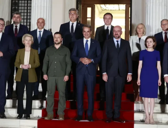 Mitsotakis-Zelenski-valkania-1020.jpg