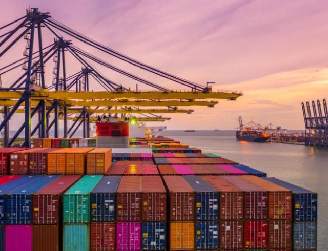 shutterstock_exagoges_konteiner_cargo