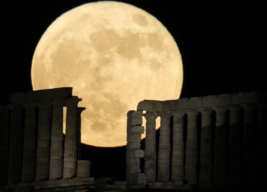supermoon-sounio